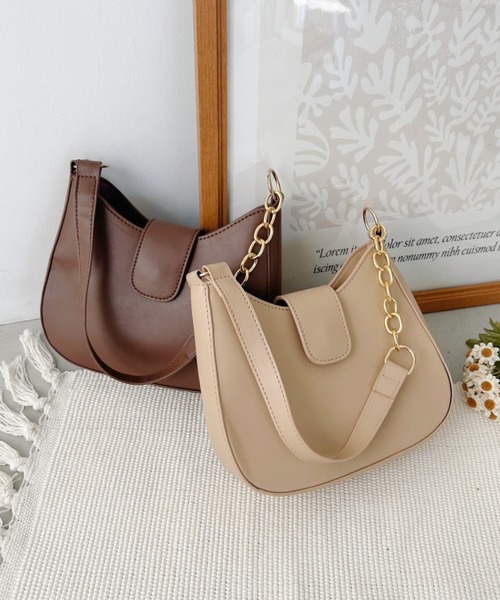 CLEA（クレア）の「チェーンポイントPUムーンショルダーバッグ（ショルダーバッグ・レディース・グリーン/ブラック/アイボリー/ベージュ/ブラウン・FREE）」の4枚目の写真