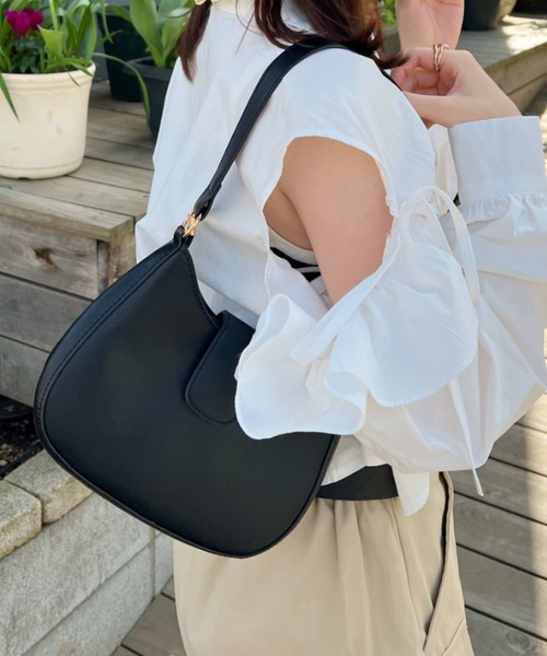 CLEA（クレア）の「チェーンポイントPUムーンショルダーバッグ（ショルダーバッグ・レディース・グリーン/ブラック/アイボリー/ベージュ/ブラウン・FREE）」の12枚目の写真