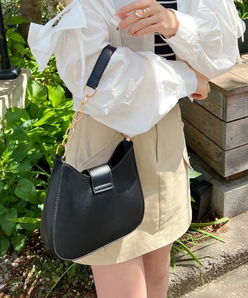 CLEA（クレア）の「チェーンポイントPUムーンショルダーバッグ（ショルダーバッグ・レディース・グリーン/ブラック/アイボリー/ベージュ/ブラウン・FREE）」の14枚目の写真