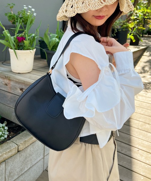 CLEA（クレア）の「チェーンポイントPUムーンショルダーバッグ（ショルダーバッグ・レディース・グリーン/ブラック/アイボリー/ベージュ/ブラウン・FREE）」の15枚目の写真