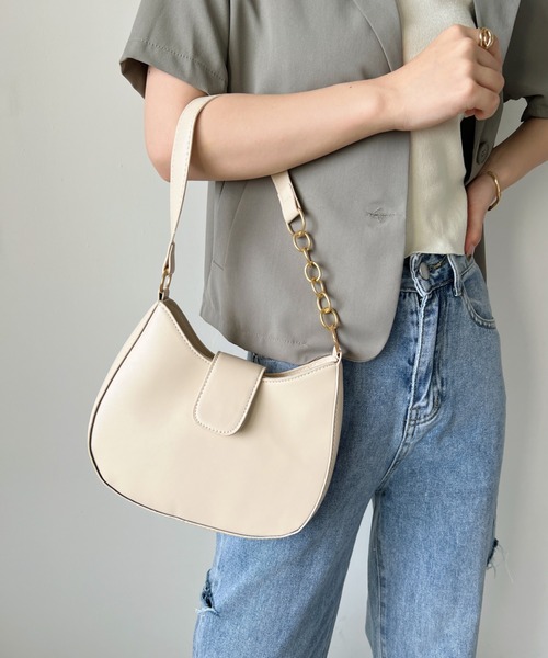 CLEA（クレア）の「チェーンポイントPUムーンショルダーバッグ（ショルダーバッグ・レディース・グリーン/ブラック/アイボリー/ベージュ/ブラウン・FREE）」の6枚目の写真