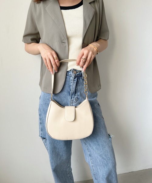 CLEA（クレア）の「チェーンポイントPUムーンショルダーバッグ（ショルダーバッグ・レディース・グリーン/ブラック/アイボリー/ベージュ/ブラウン・FREE）」の11枚目の写真