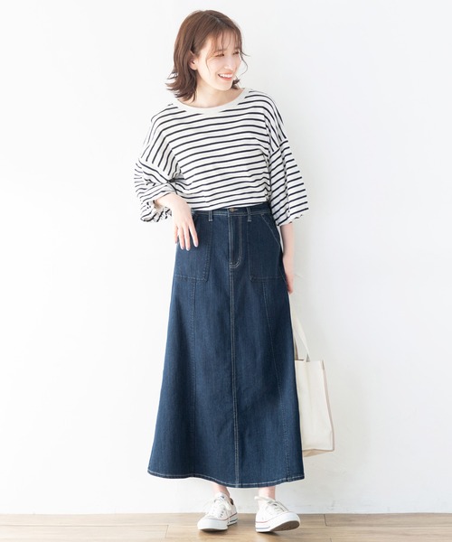 Viola e Viola(ヴィオラエヴィオラ)の「ストレッチロングデニムスカート(スカート・レディース・ダークネイビー/ブラック/キナリ・XX-LARGE/X-LARGE/MEDIUM/LARGE)」の17枚目の写真