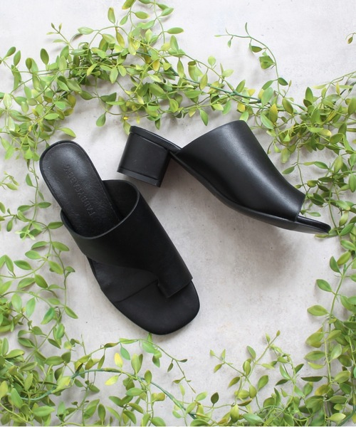 Fabby fabby(ファビィーファビィー)の「サムトングサンダル(サンダル・レディース・ブラウン/パイソン/ブラック/オフホワイト/オレンジ・SMALL/LARGE/MEDIUM)」の11枚目の写真