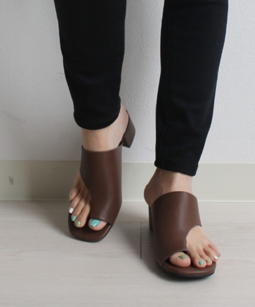 Fabby fabby(ファビィーファビィー)の「サムトングサンダル(サンダル・レディース・ブラウン/パイソン/ブラック/オフホワイト/オレンジ・SMALL/LARGE/MEDIUM)」の22枚目の写真