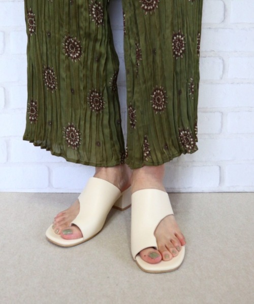 Fabby fabby(ファビィーファビィー)の「サムトングサンダル(サンダル・レディース・ブラウン/パイソン/ブラック/オフホワイト/オレンジ・SMALL/LARGE/MEDIUM)」の10枚目の写真