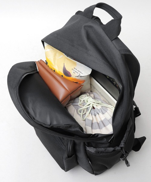 STARTER（スターター）の「ポリエステル フロント3ポケット ラウンド バックパック（バックパック/リュック・メンズ・ブラック・FREE）」の3枚目の写真