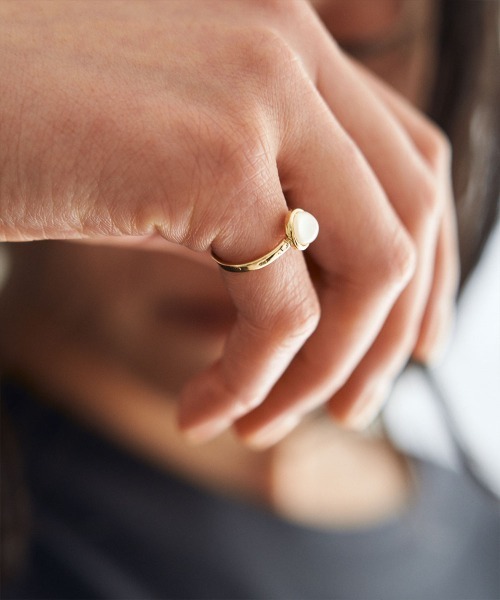 marjour（マージュール）の「STONE PINKY RING（リング・レディース・アイボリー/ブルー/ピンク・5号）」の2枚目の写真