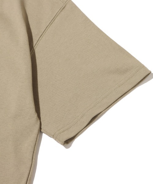 NIKE(ナイキ)の「NIKE Sportswear Premium Essentials Tee / ナイキ エッセンシャル Tシャツ 【SP】(Tシャツ/カットソー・メンズ・ホワイト/ベージュ・XL/L/M/XXL/S)」の6枚目の写真