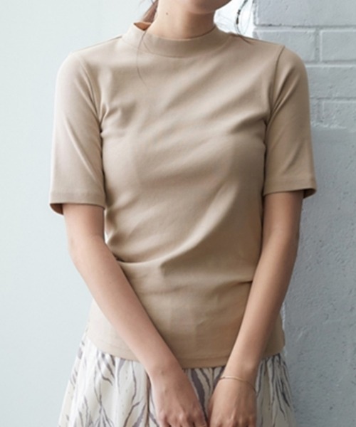 nissen（ニッセン）の「ＵＶカット綿１００％フライス素材プチハイネック５分袖Ｔシャツ（Tシャツ/カットソー・レディース・ブラック/ライトイエロー/ローズ/グリーン/ピンク/オフホワイト/ミント/ブルー/グレイッシュベージュ/カーキ・LL/L/S/M）」の3枚目の写真