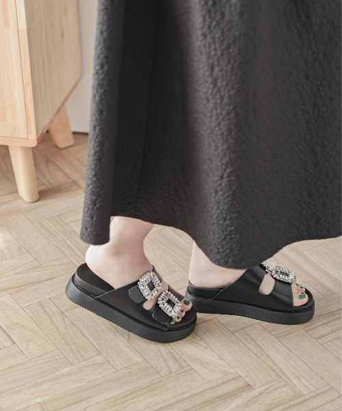 AMELY（エミリー）の「ビジューサンダル（サンダル・レディース・ブラック/オフホワイト・35/36/37/38/39/40）」の11枚目の写真