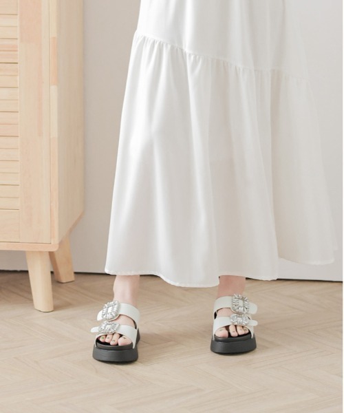 AMELY（エミリー）の「ビジューサンダル（サンダル・レディース・ブラック/オフホワイト・35/36/37/38/39/40）」の17枚目の写真