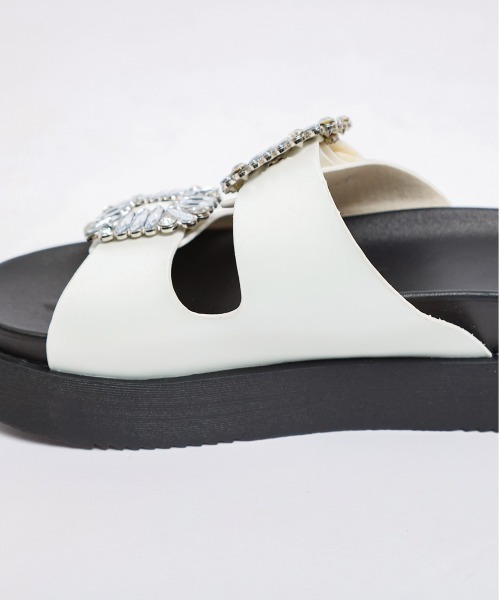 AMELY（エミリー）の「ビジューサンダル（サンダル・レディース・ブラック/オフホワイト・35/36/37/38/39/40）」の16枚目の写真