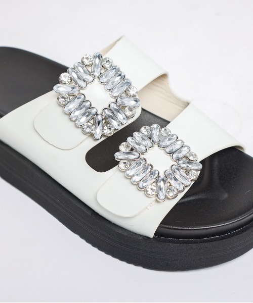 AMELY（エミリー）の「ビジューサンダル（サンダル・レディース・ブラック/オフホワイト・35/36/37/38/39/40）」の6枚目の写真