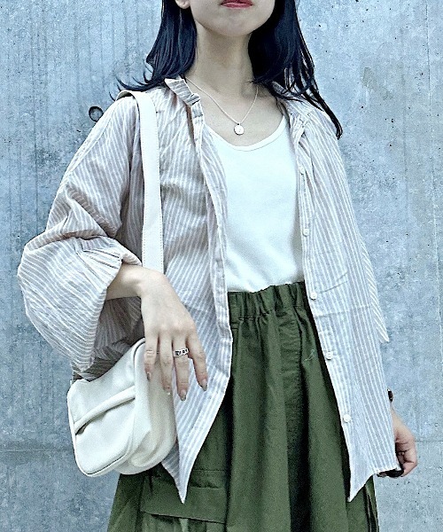 niko and（ニコアンド）の「プレミアムローンコクーンブラウス2