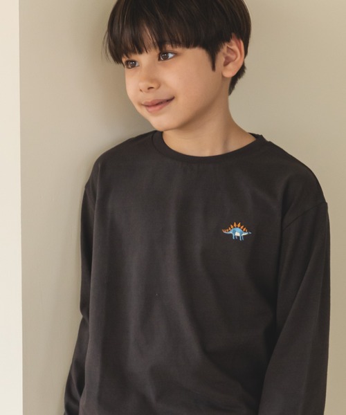 pairmanon(ペアマノン)の「ビッグシルエット ベーシック アソート ロンT(Tシャツ/カットソー・キッズ・パープル系その他2/ブルー系その他4/アイボリー/ブラック/ブルー系その他3/ブラウン系その他/ピンク系その他/ブルー系その他/モカ/ブラック系その他/ピンク/カーキ/ブラウン系その他2/パープル系その他/イエロー系その他/ミント/その他/ブラック系その他2/ベージュ系その他2/グレイッシュベージュ・100/140/120/110/90/130/150/80)」の3枚目の写真