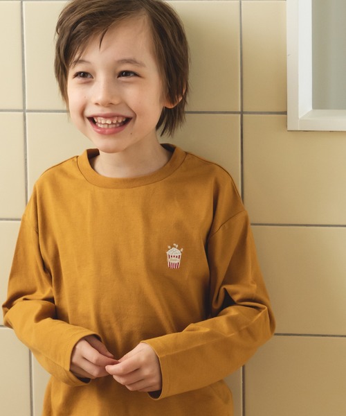 pairmanon(ペアマノン)の「ビッグシルエット ベーシック アソート ロンT(Tシャツ/カットソー・キッズ・パープル系その他2/ブルー系その他4/アイボリー/ブラック/ブルー系その他3/ブラウン系その他/ピンク系その他/ブルー系その他/モカ/ブラック系その他/ピンク/カーキ/ブラウン系その他2/パープル系その他/イエロー系その他/ミント/その他/ブラック系その他2/ベージュ系その他2/グレイッシュベージュ・100/140/120/110/90/130/150/80)」の17枚目の写真