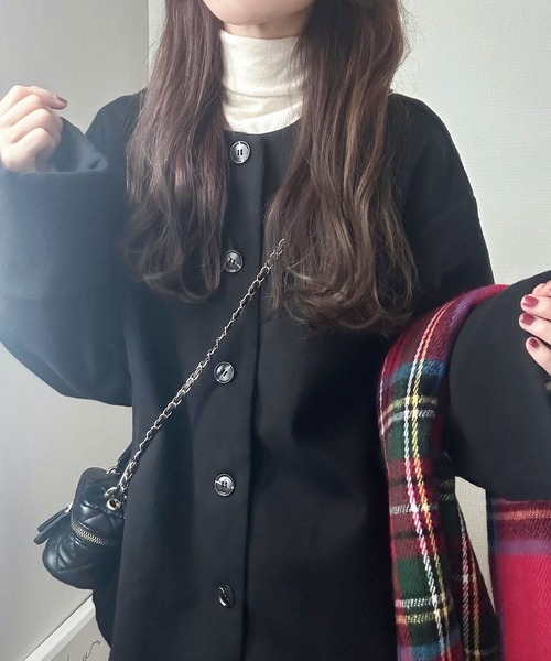 LAUIR（ラウアー）の「袖折り返しノーカラーミドル丈コート（ノーカラーコート・レディース・ライトベージュ/ブラック/ブラウン・MEDIUM/LARGE）」の10枚目の写真