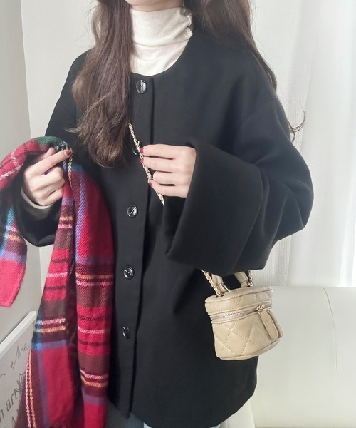 LAUIR（ラウアー）の「袖折り返しノーカラーミドル丈コート（ノーカラーコート・レディース・ライトベージュ/ブラック/ブラウン・MEDIUM/LARGE）」の11枚目の写真