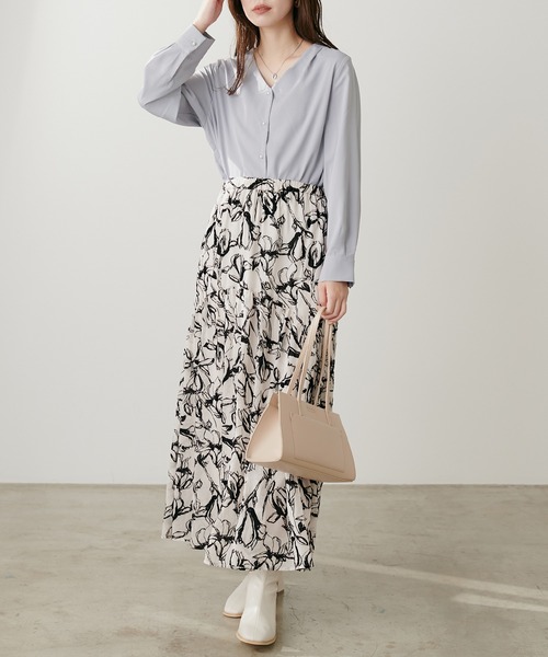 natural couture(ナチュラルクチュール)の「プチプラちびパール釦とろみブラウス(シャツ/ブラウス・レディース・オレンジ/サックスブルー/ネイビー/グレイッシュベージュ/ドット/アイボリー・FREE)」の21枚目の写真