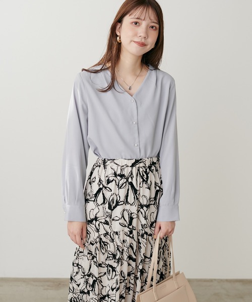 natural couture(ナチュラルクチュール)の「プチプラちびパール釦とろみブラウス(シャツ/ブラウス・レディース・オレンジ/サックスブルー/ネイビー/グレイッシュベージュ/ドット/アイボリー・FREE)」の20枚目の写真