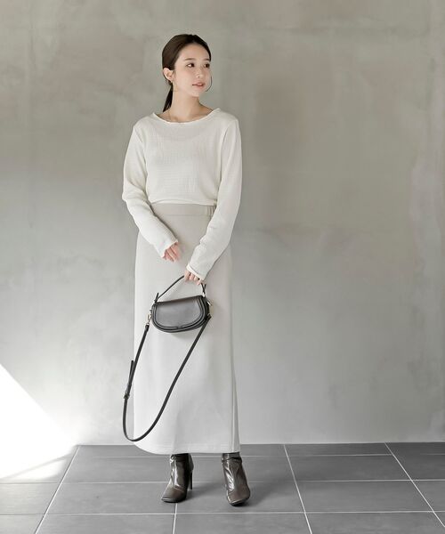 rps(アールピーエス)の「カットシャーリングメローカットソー(Tシャツ/カットソー・レディース・ブラック/グレイッシュベージュ/オフホワイト/ブルー/アイボリー・フリー)」の15枚目の写真