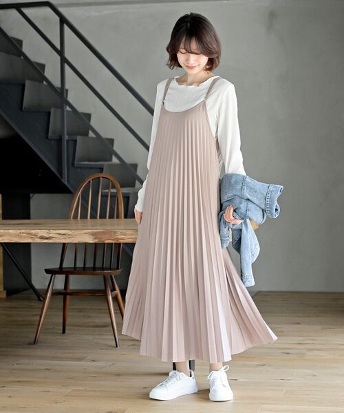 rps(アールピーエス)の「カットシャーリングメローカットソー(Tシャツ/カットソー・レディース・ブラック/グレイッシュベージュ/オフホワイト/ブルー/アイボリー・フリー)」の18枚目の写真