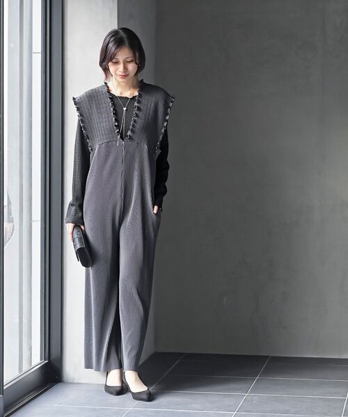 rps(アールピーエス)の「カットシャーリングメローカットソー(Tシャツ/カットソー・レディース・ブラック/グレイッシュベージュ/オフホワイト/ブルー/アイボリー・フリー)」の6枚目の写真