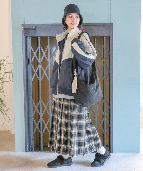 niko and...（ニコアンド）の「オリジナルフェイクムートンシューズ（その他シューズ・レディース・キャメル/ブラック/その他1・SMALL/MEDIUM/LARGE）」の9枚目の写真