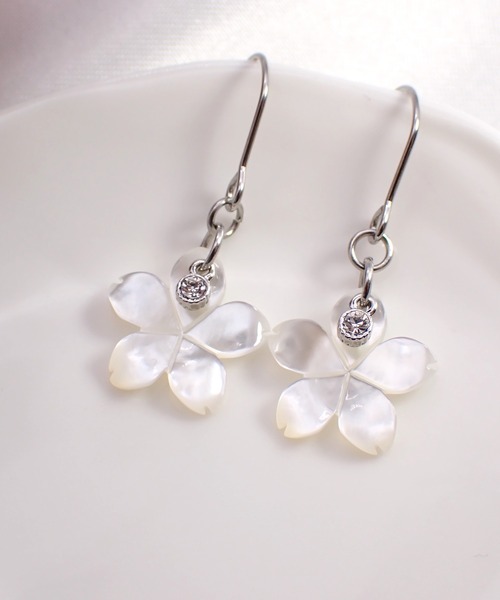 CERCA（チェルカ）の「HaRu*/シェル（フラワー14ｍｍ）ジルコニアピアス（ピアス（両耳用）・レディース・C/H/E/B/G/A/D/F・FREE）」の3枚目の写真