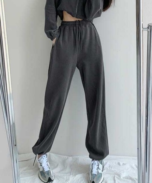 Achic(アシック)の「ハート型 ルーズフィット スウェットパンツ(スウェットパンツ・レディース・ブラック/ダークグレー・S/M)」の11枚目の写真