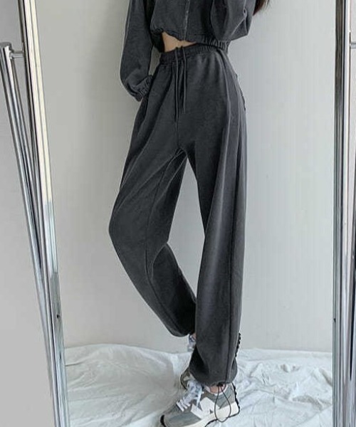 Achic(アシック)の「ハート型 ルーズフィット スウェットパンツ(スウェットパンツ・レディース・ブラック/ダークグレー・S/M)」の14枚目の写真