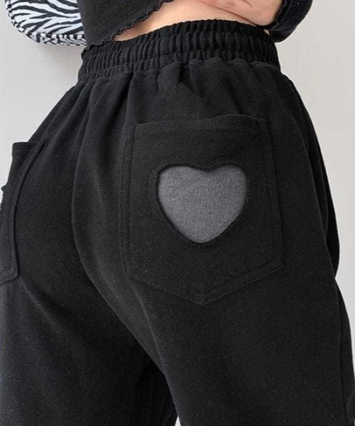 Achic(アシック)の「ハート型 ルーズフィット スウェットパンツ(スウェットパンツ・レディース・ブラック/ダークグレー・S/M)」の18枚目の写真