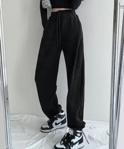Achic(アシック)の「ハート型 ルーズフィット スウェットパンツ(スウェットパンツ・レディース・ブラック/ダークグレー・S/M)」の21枚目の写真