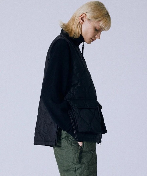 TAION(タイオン)の「MILITARY LIB TURTLENECK W-ZIP DOWN VEST 012ZML-1(ダウンベスト・メンズ・ブラック・LARGE/X-LARGE/XX-LARGE/MEDIUM/SMALL)」の2枚目の写真