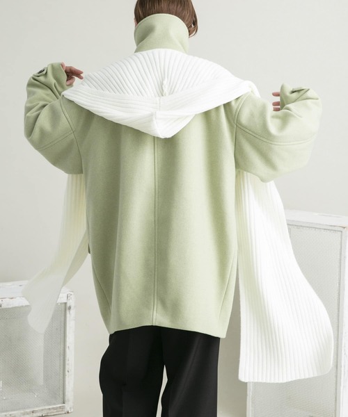 KBF（ケイビーエフ）の「フード付きニットストール（マフラー・レディース・グレー/オフホワイト・ONE）」の5枚目の写真