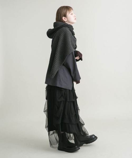 KBF（ケイビーエフ）の「フード付きニットストール（マフラー・レディース・グレー/オフホワイト・ONE）」の11枚目の写真