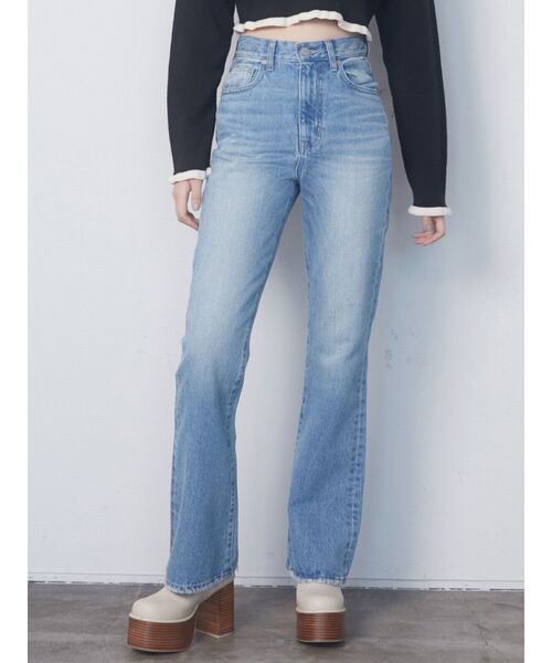 EMODA(エモダ)の「ヴィンテージライクハイウエストフレアジーンズ(デニムパンツ・レディース・ブルー/ブラック・MEDIUM/SMALL)」の3枚目の写真
