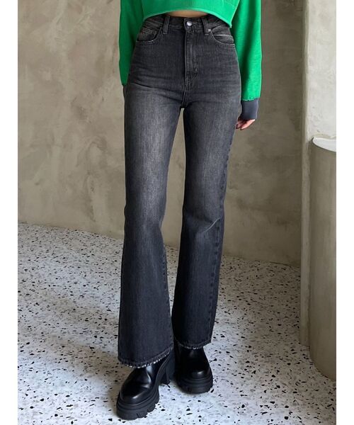 EMODA(エモダ)の「ヴィンテージライクハイウエストフレアジーンズ(デニムパンツ・レディース・ブルー/ブラック・MEDIUM/SMALL)」の9枚目の写真