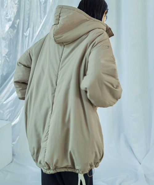 Fashion Letter（ファッションレター）の「オーバーサイズ バルーンスリーブ パディングコート（ダウンジャケット/コート・レディース・オフホワイト/ブラック/カーキ・M/L）」の9枚目の写真