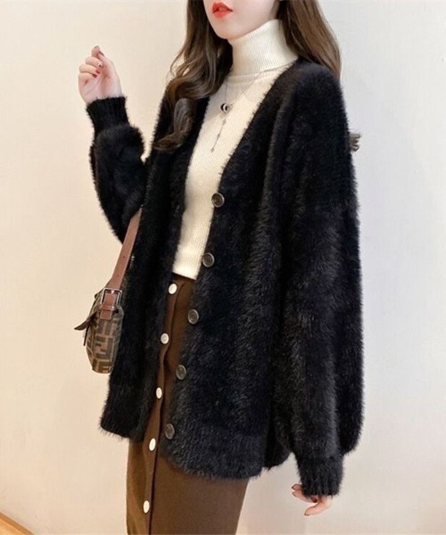 Achic(アシック)の「シャギーニットVネックカーディガン(カーディガン/ボレロ・レディース・ブラック/ダークグリーン/ホワイト/ベージュ・M)」の18枚目の写真
