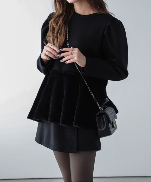 AMELY(エミリー)の「エコファーペプラムプルオーバー(その他トップス・レディース・ホワイト/ブラック・フリー)」の11枚目の写真