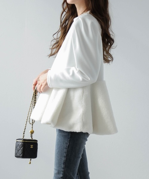 AMELY(エミリー)の「エコファーペプラムプルオーバー(その他トップス・レディース・ホワイト/ブラック・フリー)」の5枚目の写真