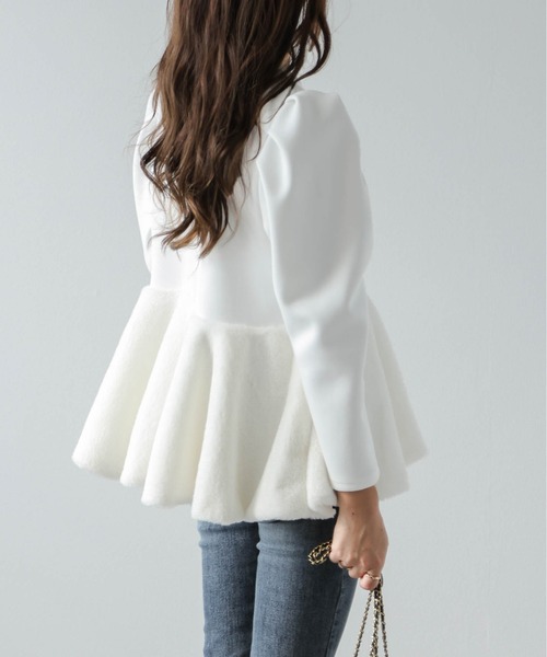 AMELY(エミリー)の「エコファーペプラムプルオーバー(その他トップス・レディース・ホワイト/ブラック・フリー)」の7枚目の写真