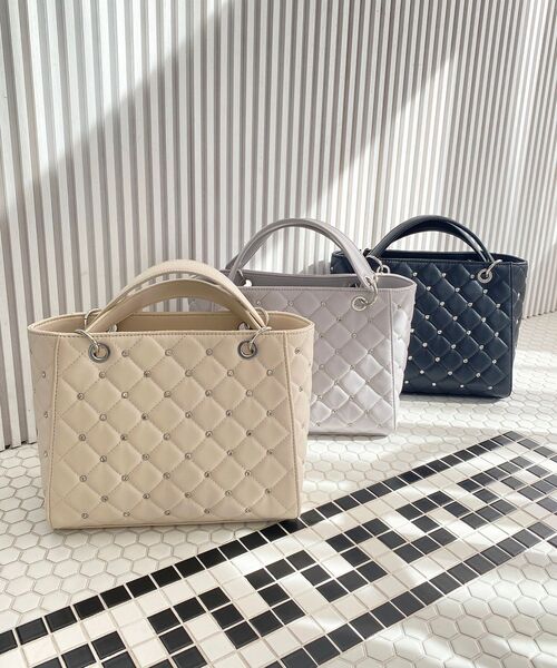 MAJESTIC LEGON（マジェスティックレゴン）の「ビジューキルティングハンドバッグ（ハンドバッグ・レディース・ブラック/サックスブルー/アイボリー・FREE）」の11枚目の写真
