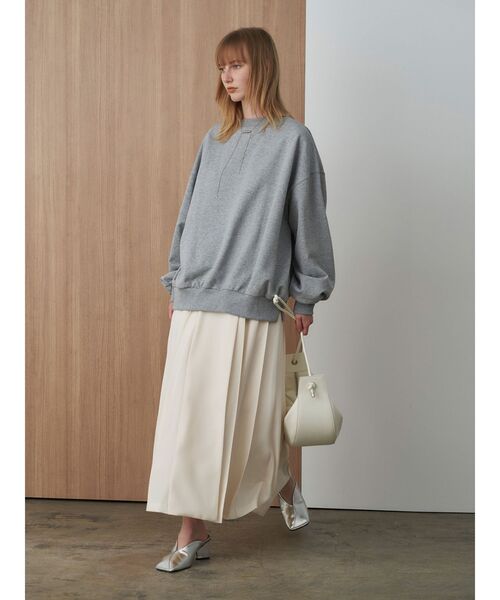 ELENDEEK(エレンディーク)の「バルーンフィットスウェット(スウェット・レディース・アイボリー/グレー・FREE)」の4枚目の写真