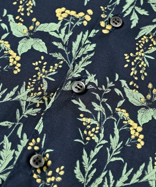 EAST END HIGHLANDERS（イーストエンドハイランダーズ）の「East End Highlanders / ボタニカルプリント開襟シャツ<100-120cm>（シャツ/ブラウス・キッズ・マスタード/ネイビー・110/120/100）」の3枚目の写真