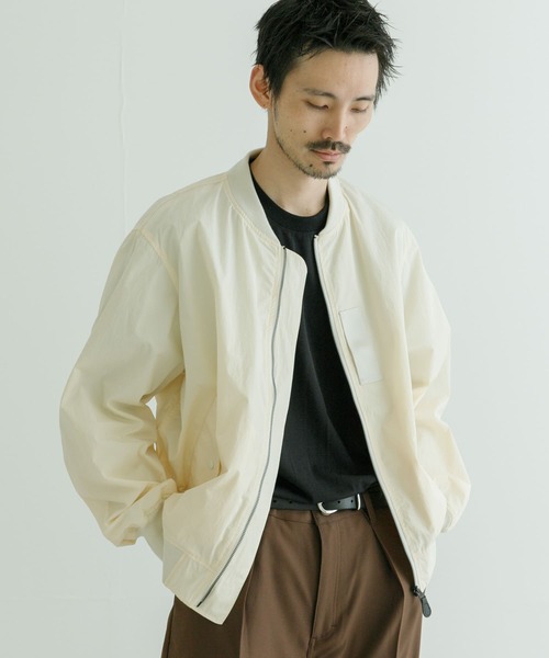 URBAN RESEARCH（アーバンリサーチ）の「『撥水』KOMATSU FLIGHT JACKET（ナイロンジャケット・メンズ・アイボリー/カーキ・MEDIUM/LARGE）」の18枚目の写真
