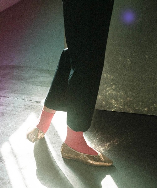 KBF(ケイビーエフ)の「スパンコールパンプス(パンプス・レディース・シルバー/ゴールド・38/37)」の3枚目の写真