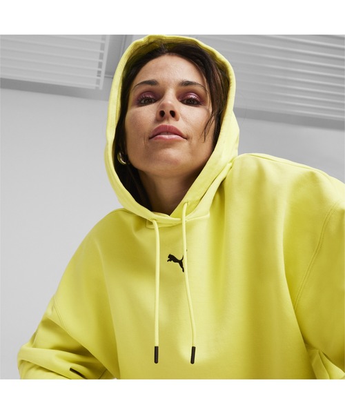 PUMA（プーマ）の「PUMA プーマ ウィメンズ デア トゥ オーバーサイズ フーディ DARE TO Oversized Ho（パーカー・レディース・ターコイズブルー/ブラック/ライム・X-SMALL/SMALL/LARGE/MEDIUM）」の14枚目の写真